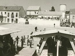 Largada de toiros no Largo da Feira