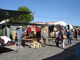 Feira à quinta-feira