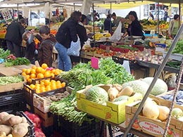 Feira à quinta-feira